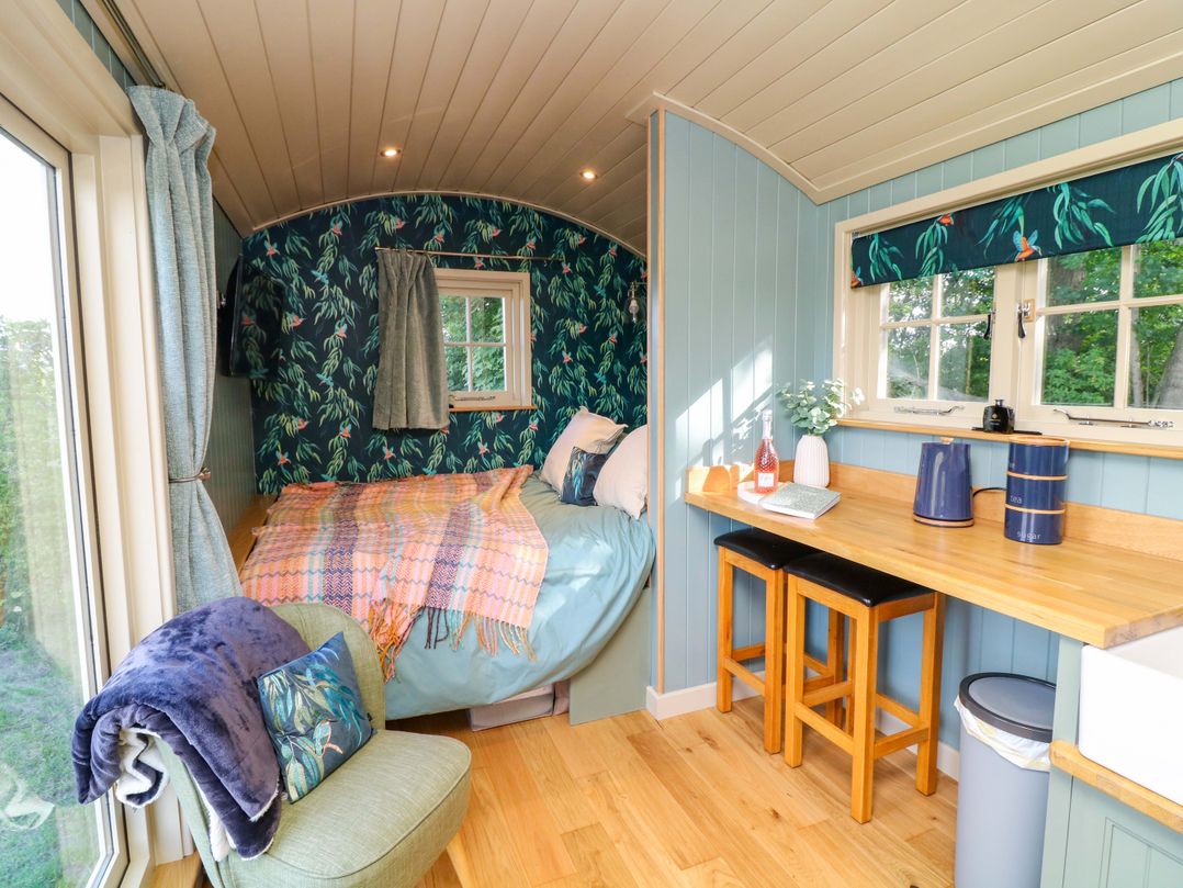 Kingfisher Hut