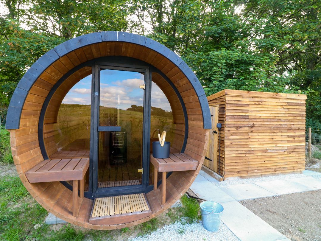 Kingfisher Hut