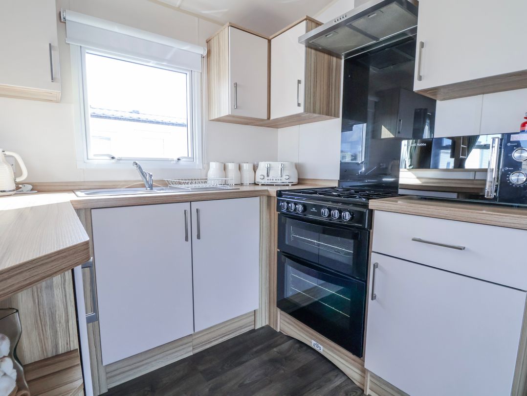 The Beachside Hideout - St Michaels Caravan Park