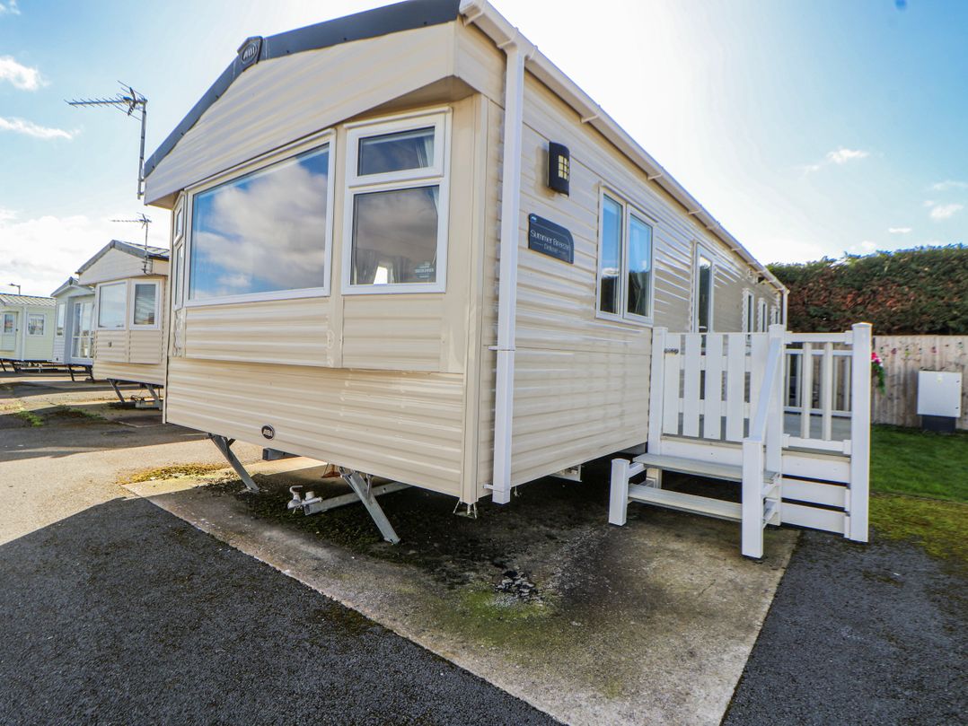The Beachside Hideout - St Michaels Caravan Park