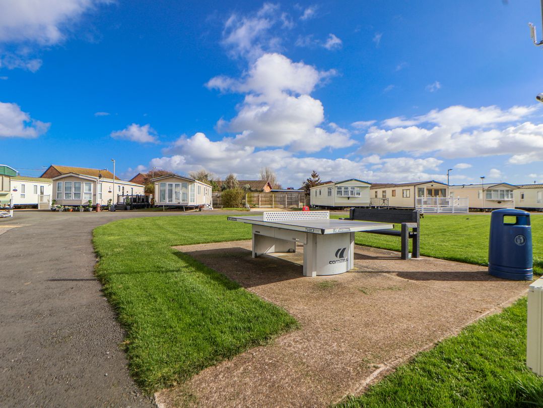 The Beachside Hideout - St Michaels Caravan Park