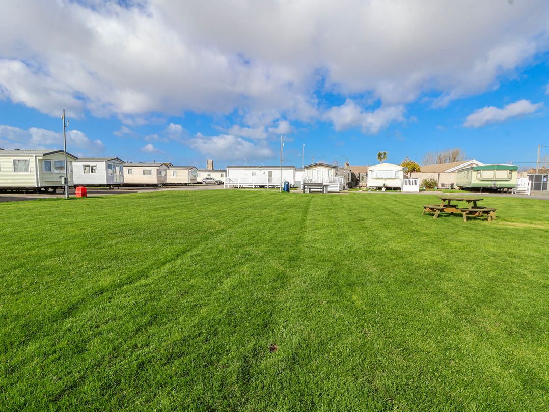 The Beachside Hideout - St Michaels Caravan Park