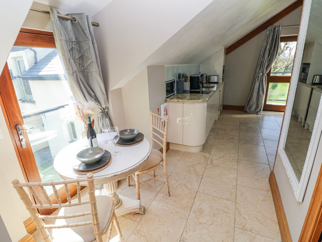 Rose Apartment - Gower