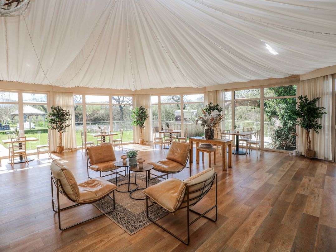 Willow Apartment - Gower
