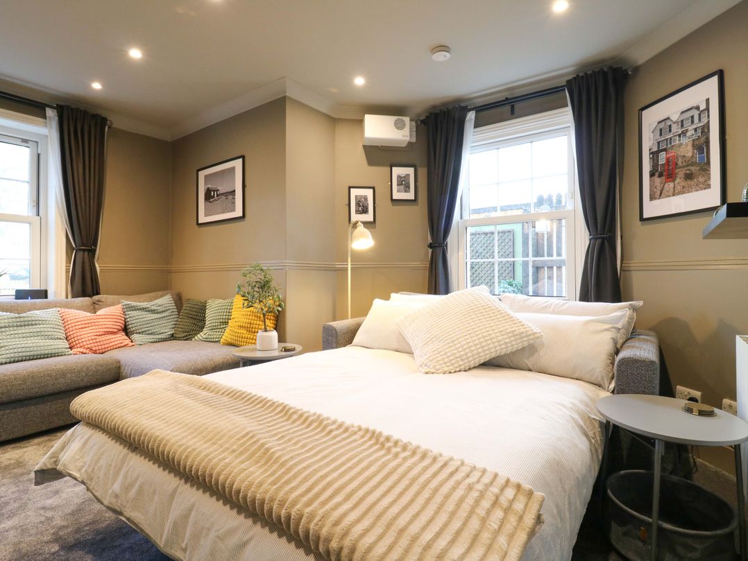 1A Coastguard Cottages