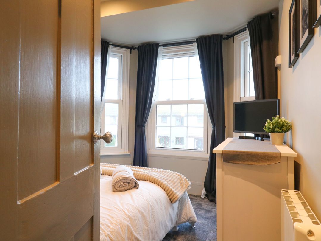 1A Coastguard Cottages