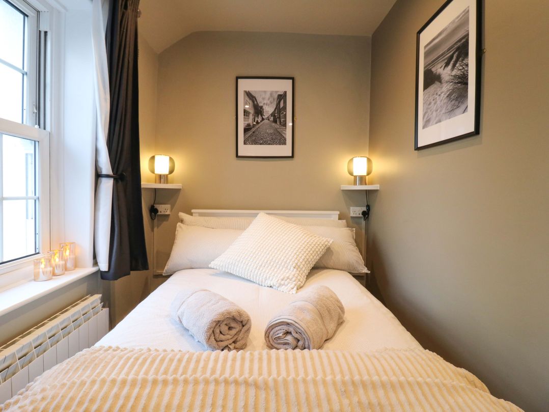 1A Coastguard Cottages