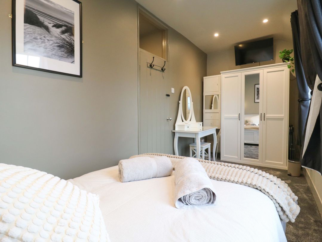 1A Coastguard Cottages