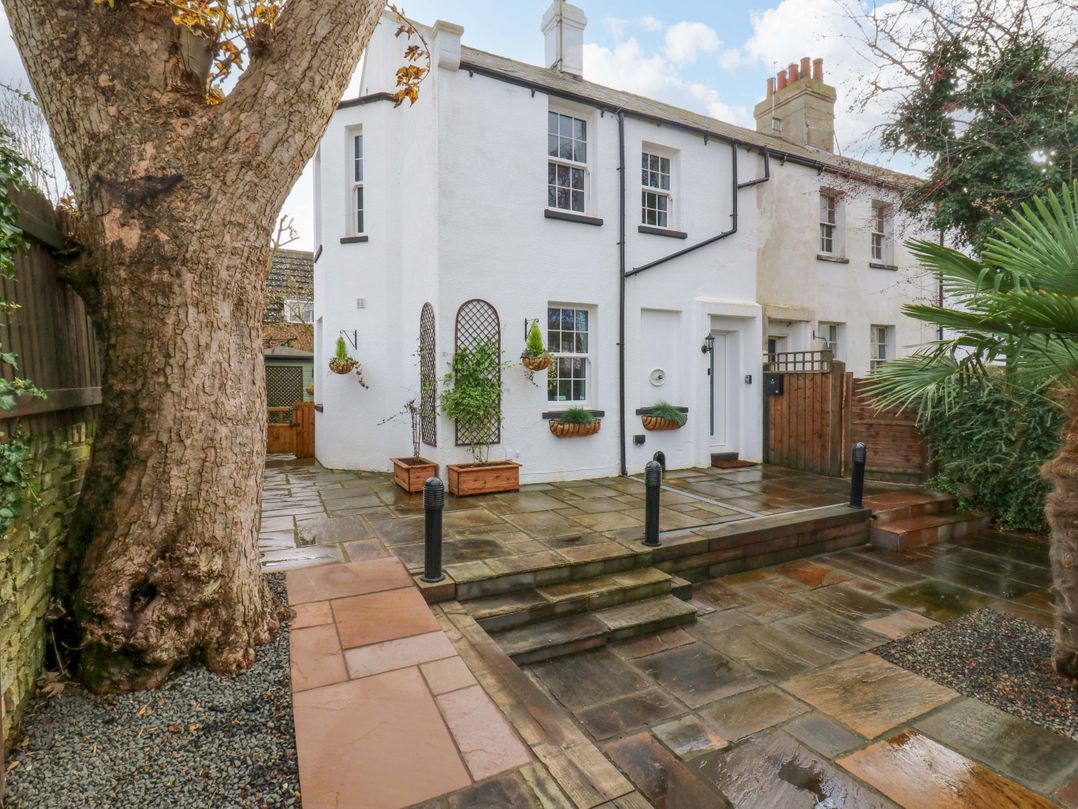 1A Coastguard Cottages