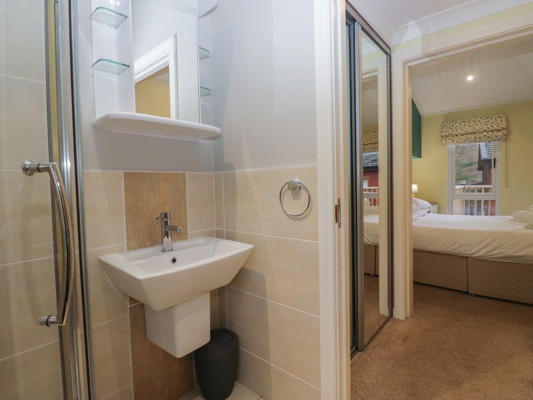 High Lake View Lodge