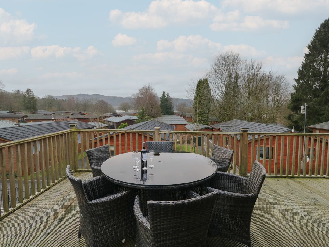 High Lake View Lodge