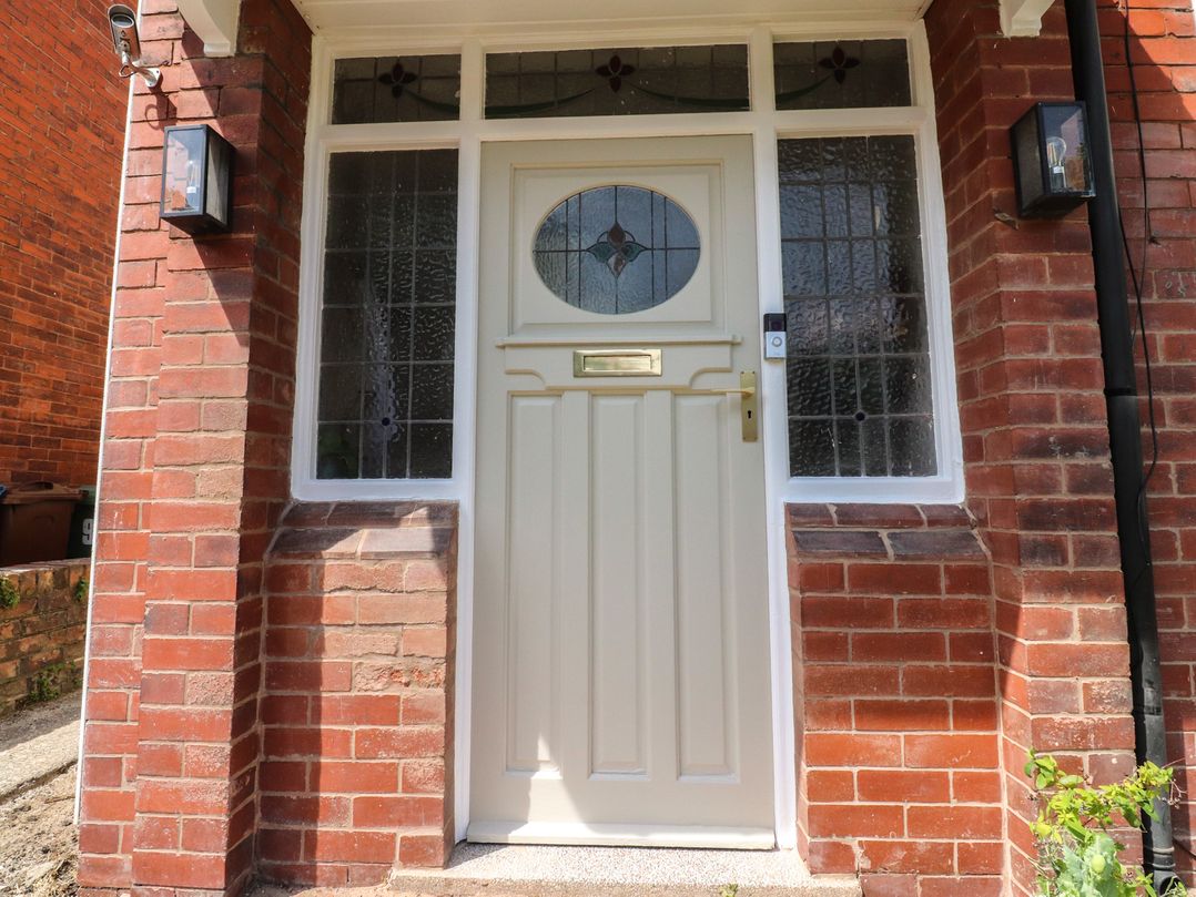 11 Sandhurst Avenue