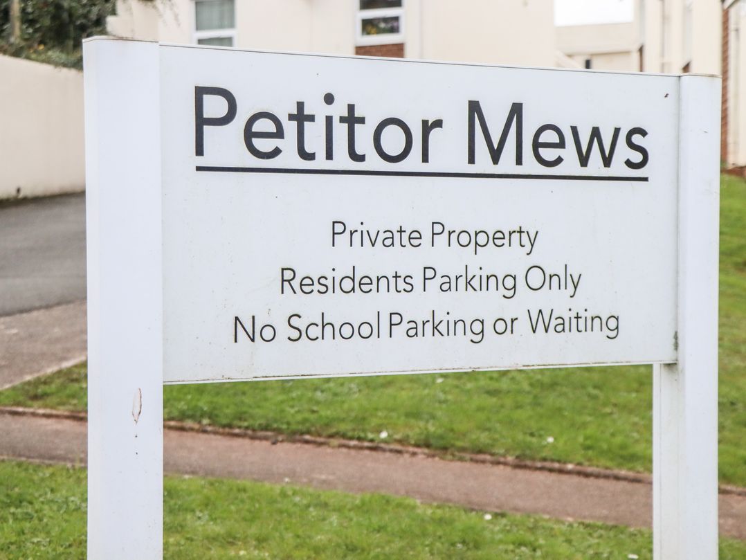 Petitor Mews