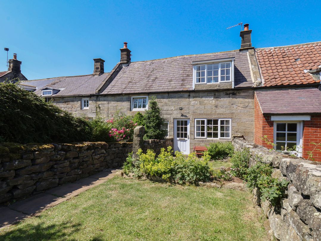 A house with garden and stone wall at 4 Lilac Cottages Ainthorpe
