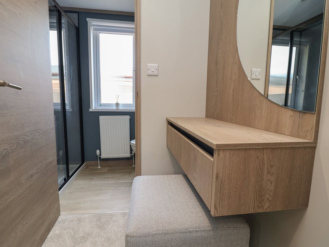 Cedar Lodge 3 Bedrooms with hot tub