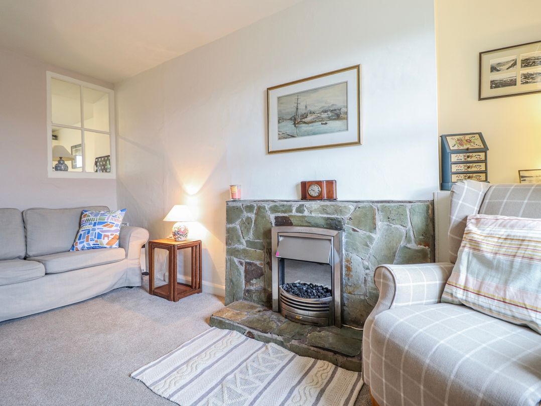 12 Glyn Terrace