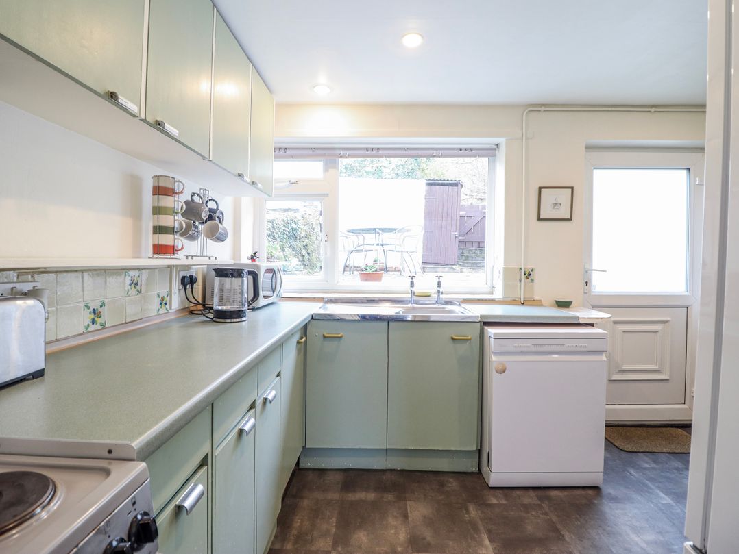 12 Glyn Terrace