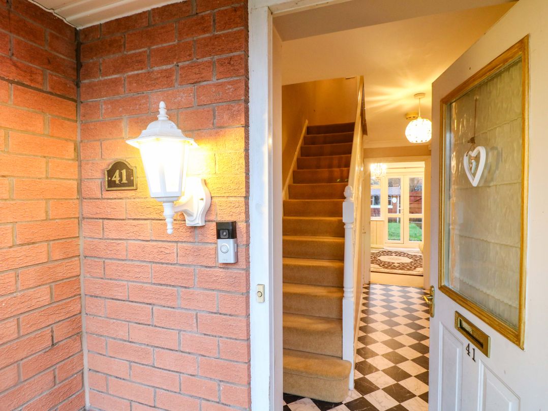 41 Lower Birches Way