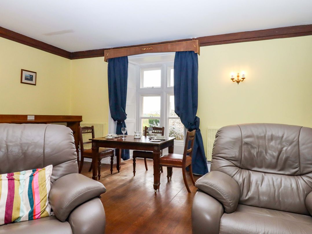 Dowrich West Wing Apartment