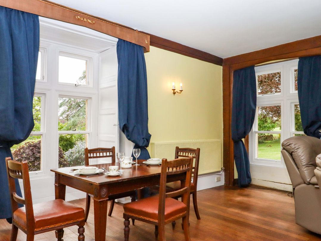 Dowrich West Wing Apartment