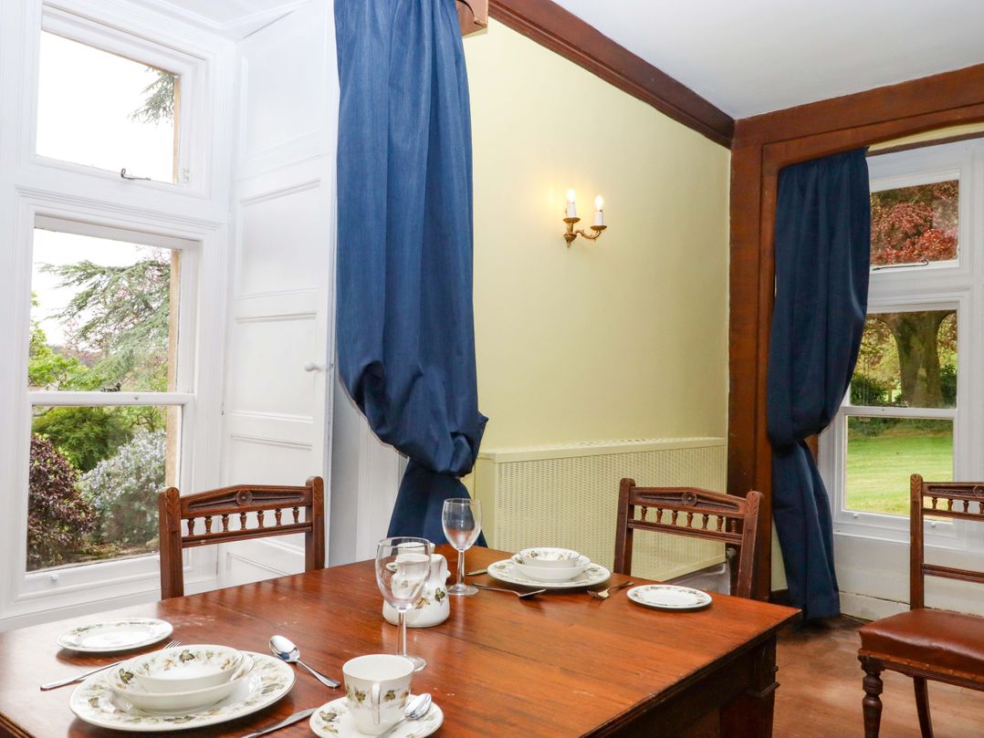 Dowrich West Wing Apartment