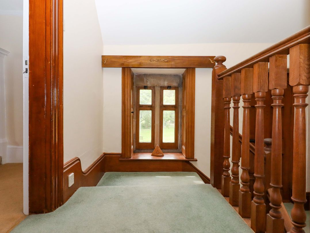 Dowrich West Wing Apartment