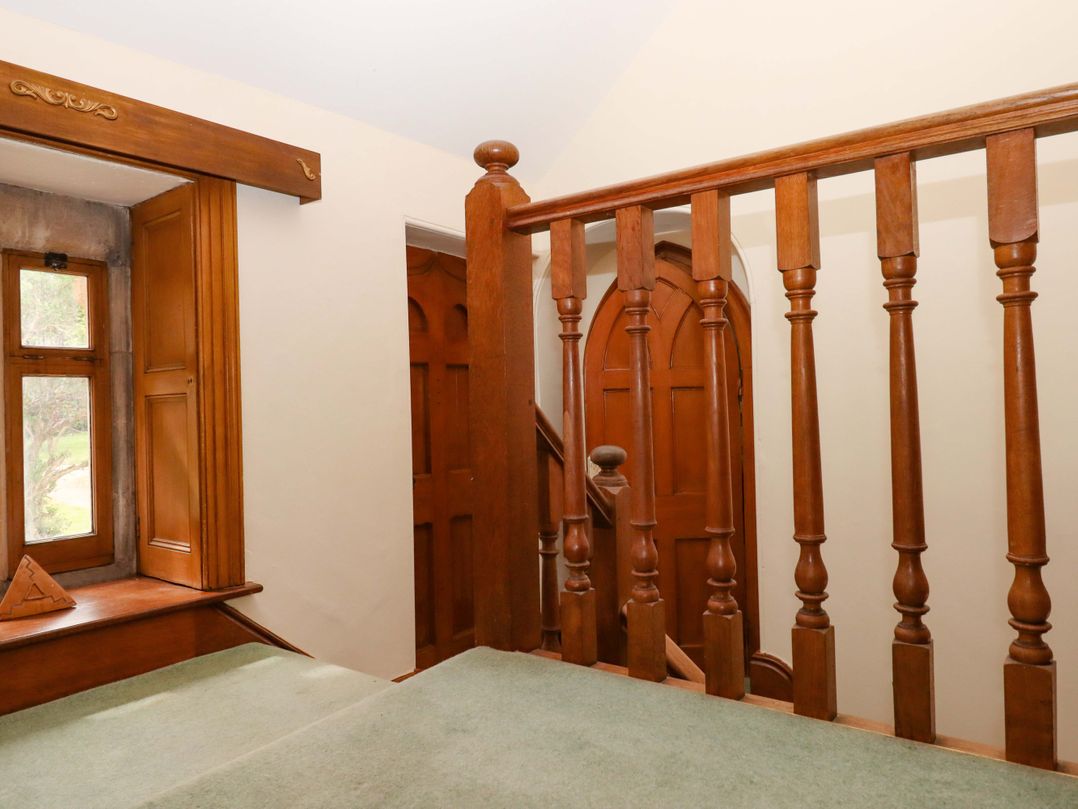 Dowrich West Wing Apartment