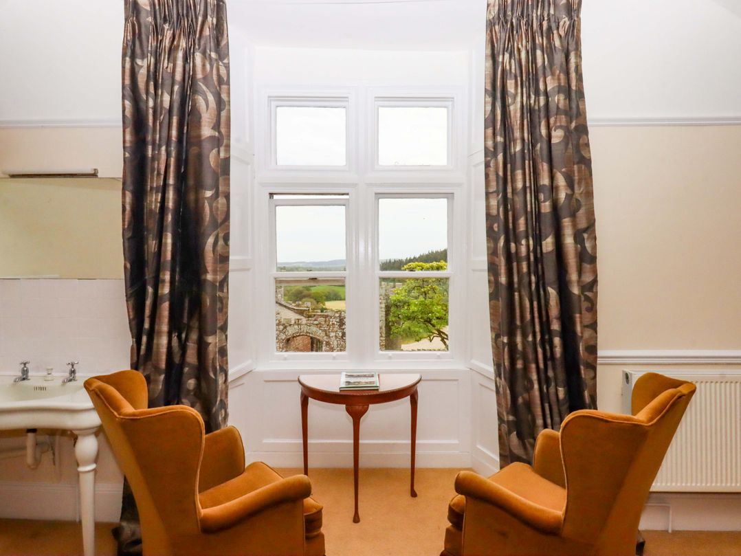 Dowrich West Wing Apartment