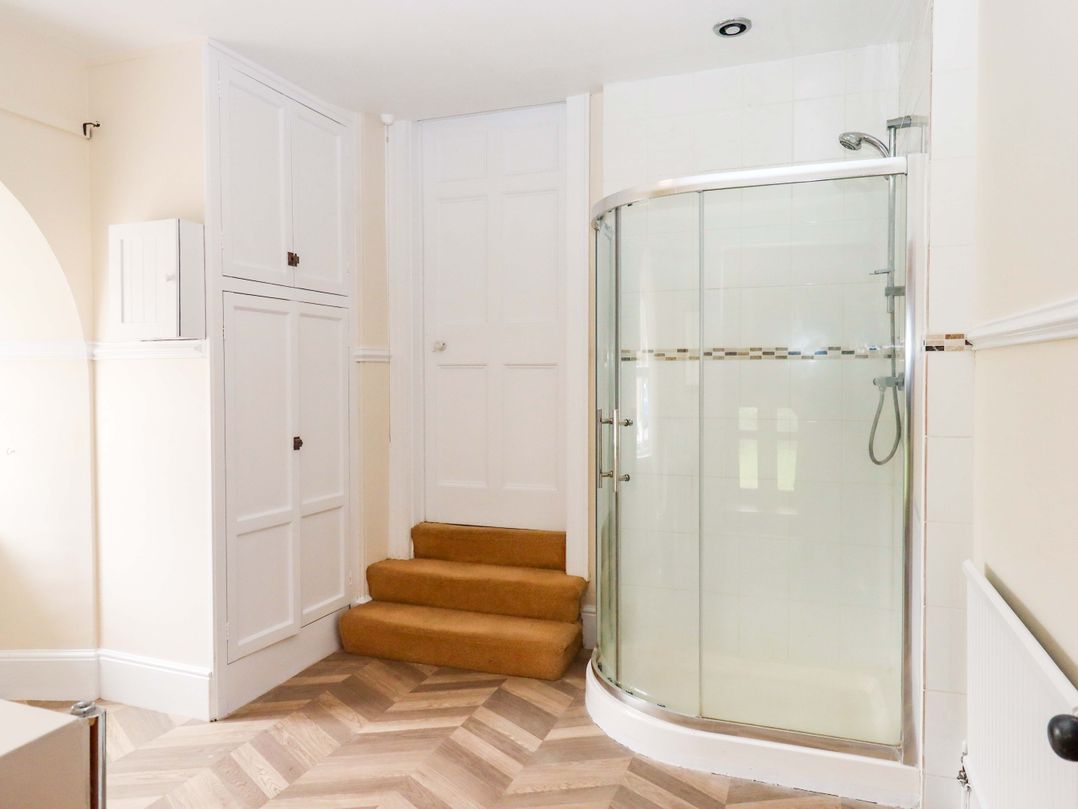 Dowrich West Wing Apartment