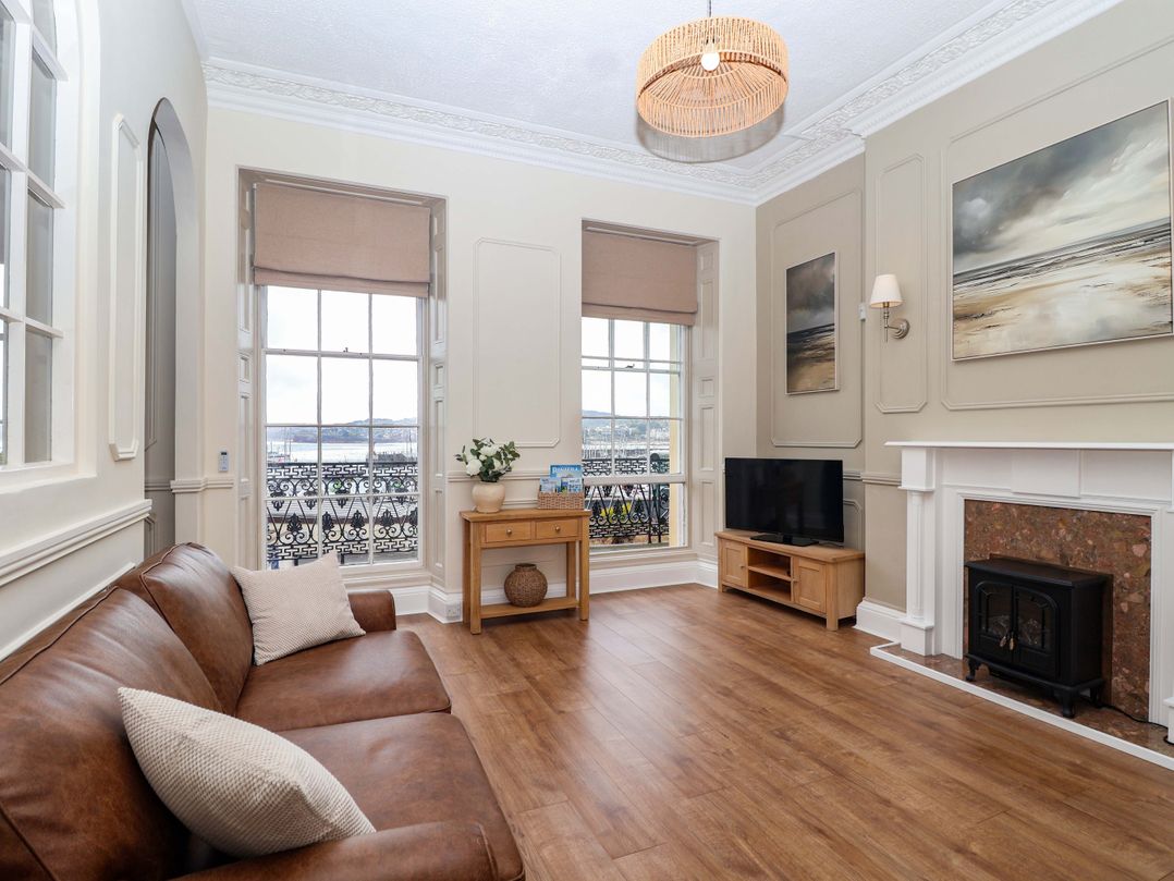 Flat 2 The Moorings