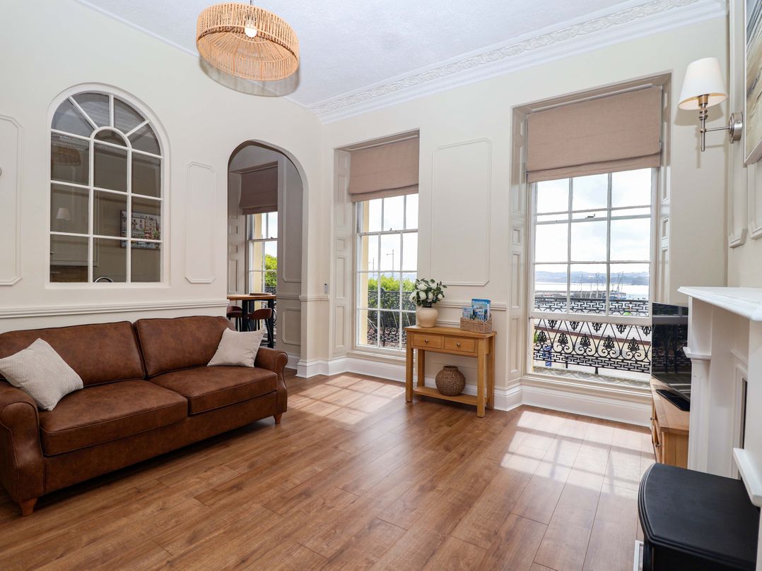 Flat 2 The Moorings