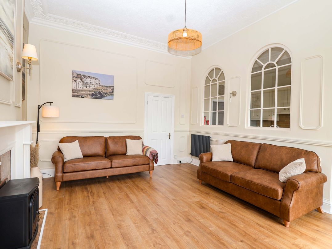Flat 2 The Moorings