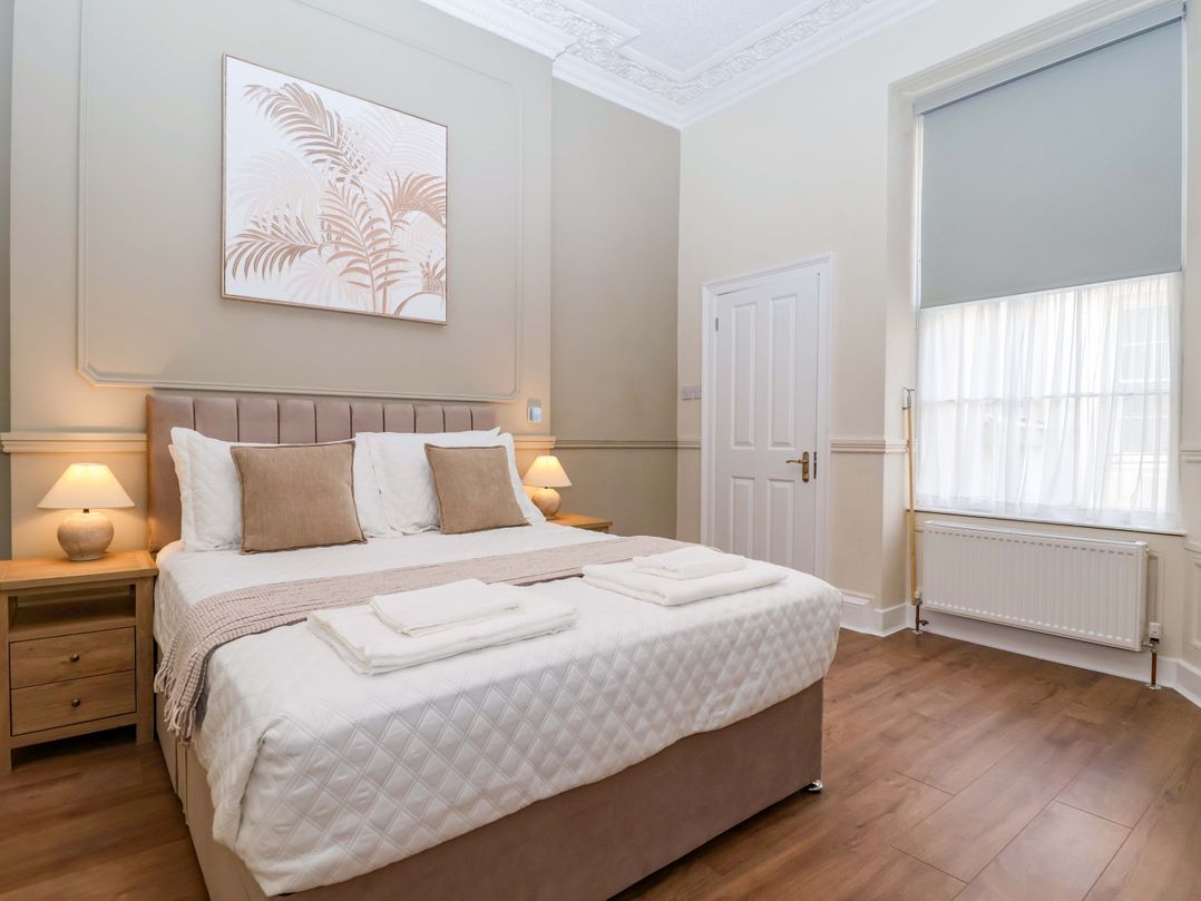 Flat 2 The Moorings
