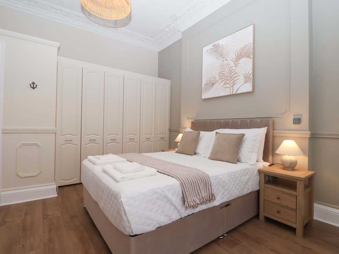 Flat 2 The Moorings