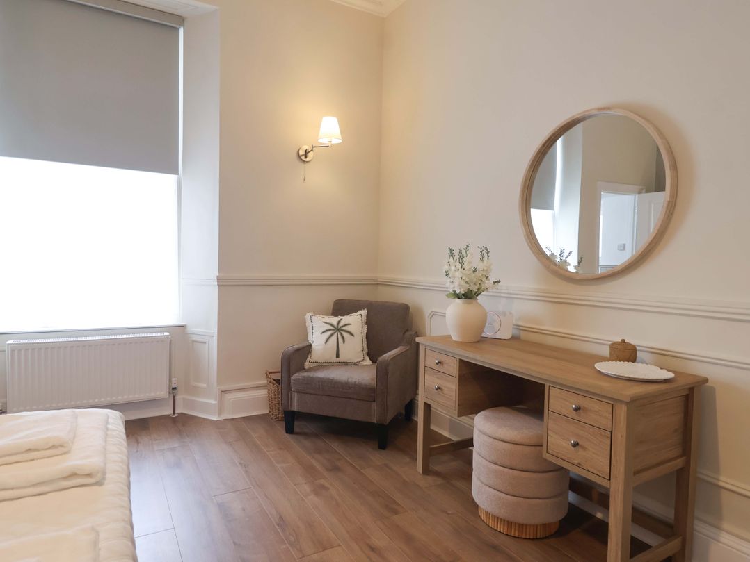 Flat 2 The Moorings