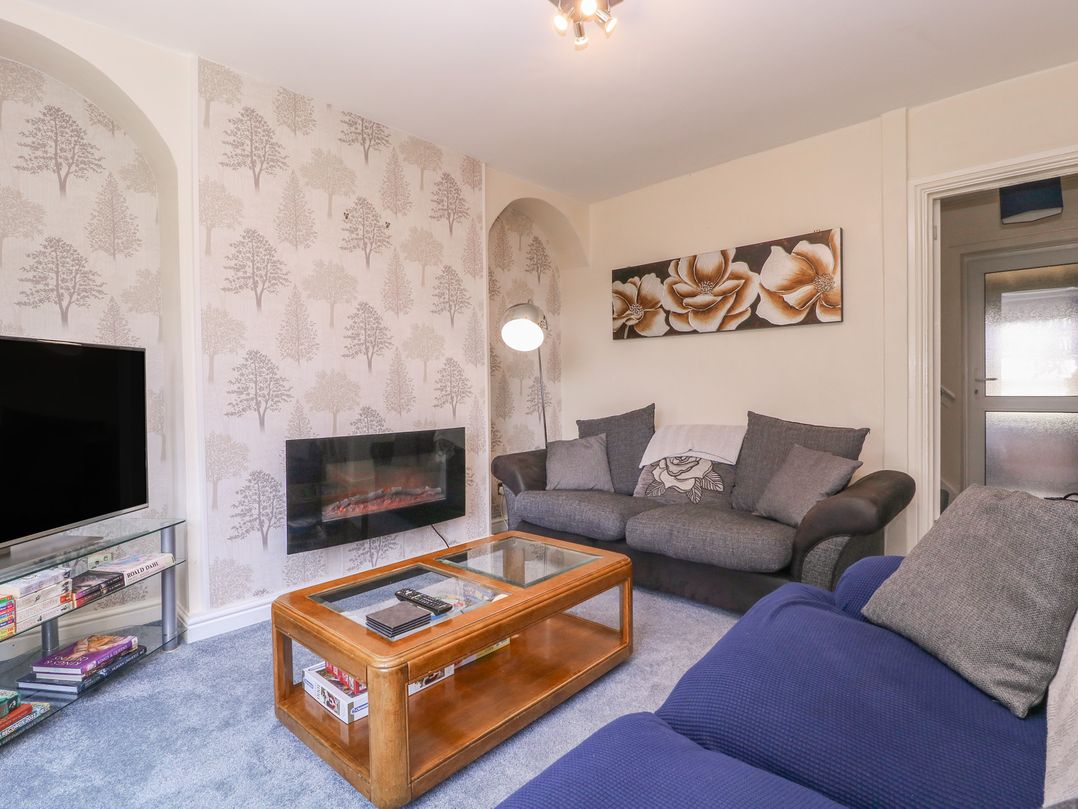 24 Cefn Court