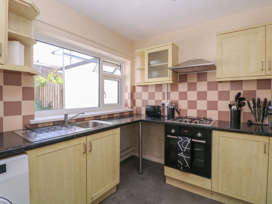 24 Cefn Court