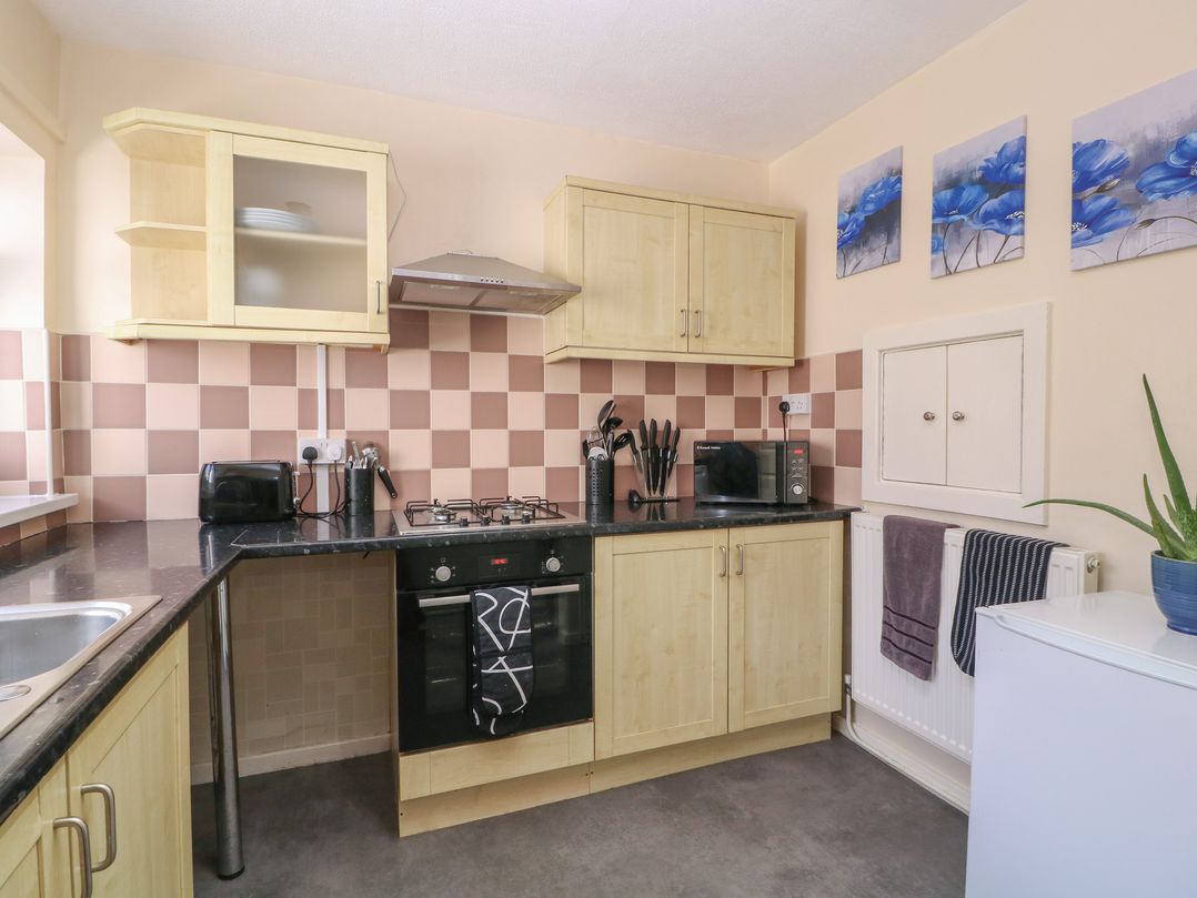 24 Cefn Court