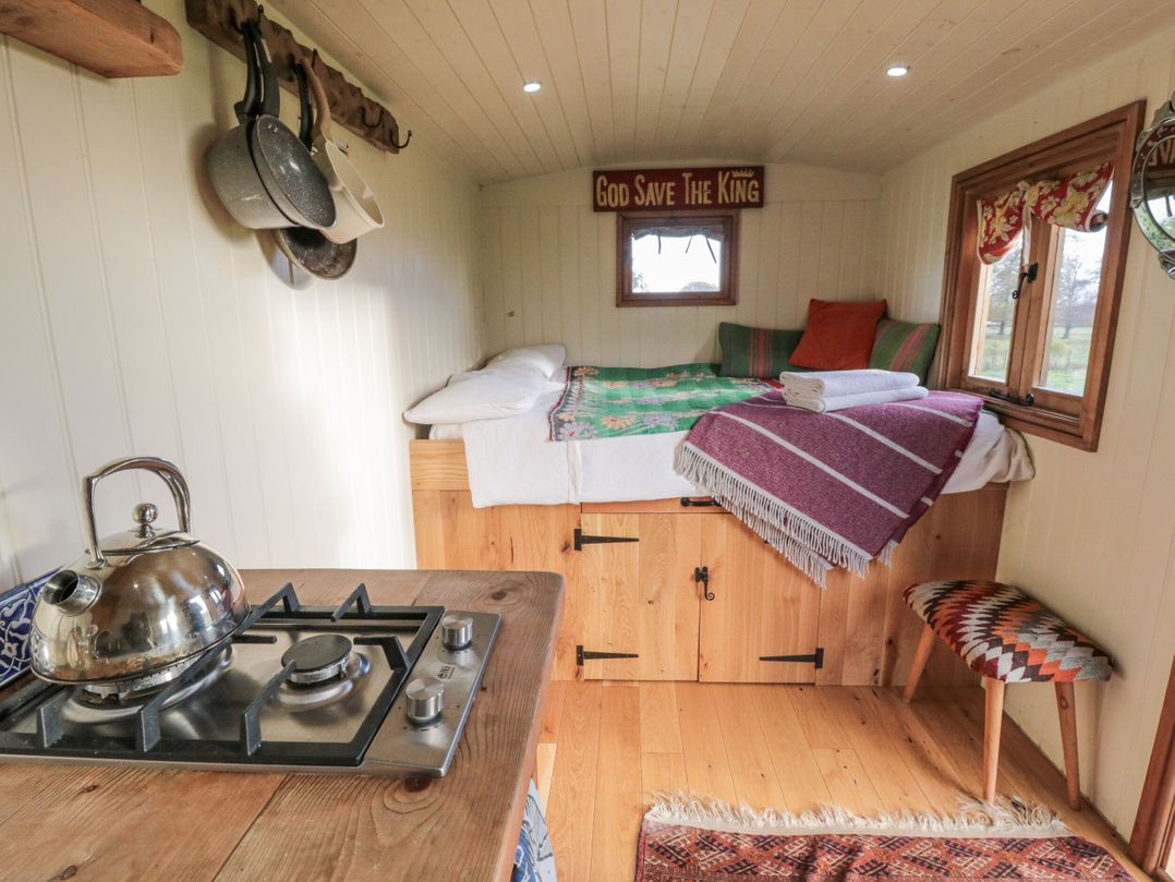 Honeysuckle Hut, Potto Grange Farm