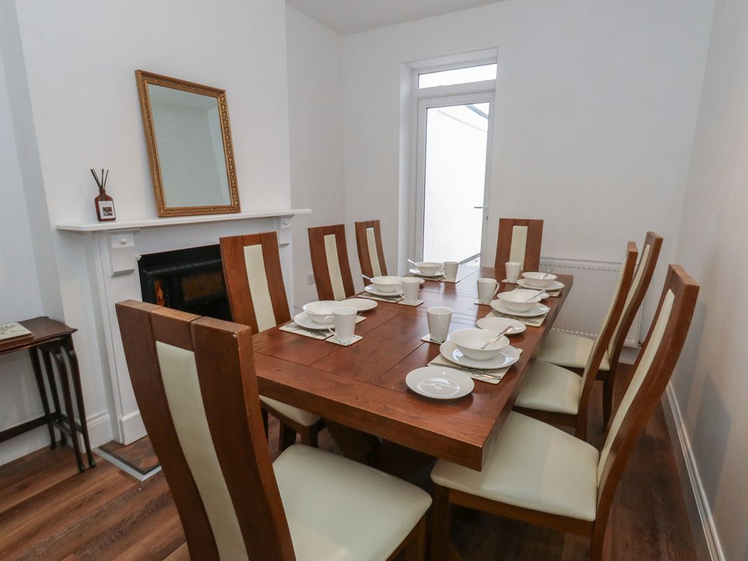 93 Abbotsbury Road