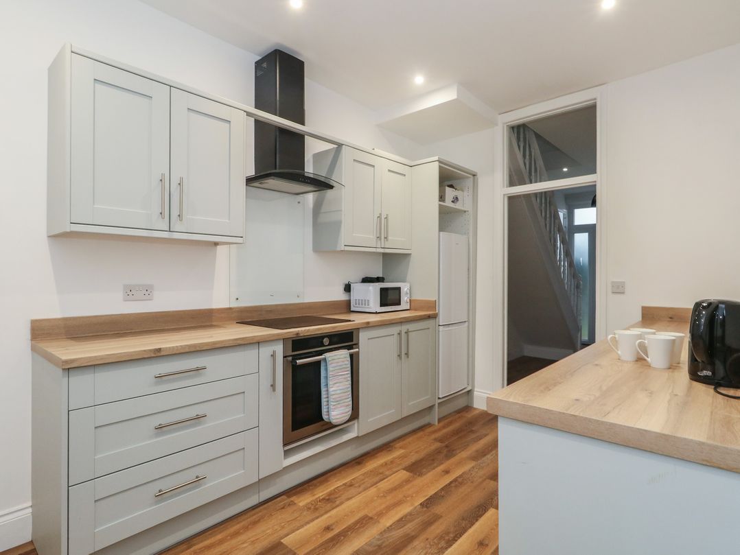 93 Abbotsbury Road