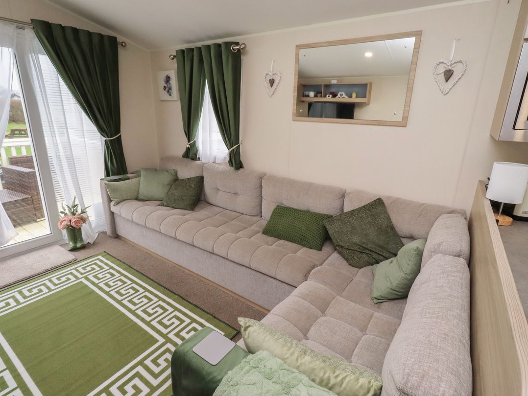 Homeslea 33 Millennium Gardens