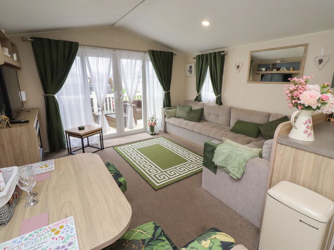 Homeslea 33 Millennium Gardens
