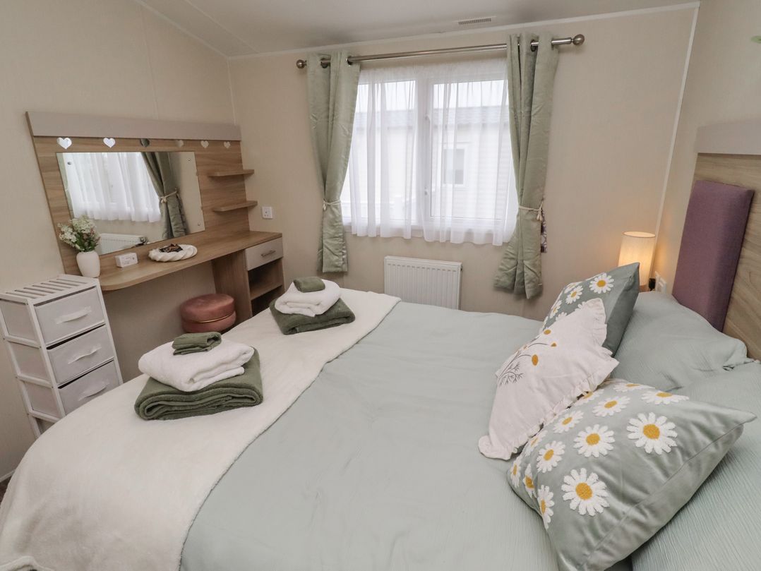 Homeslea 33 Millennium Gardens