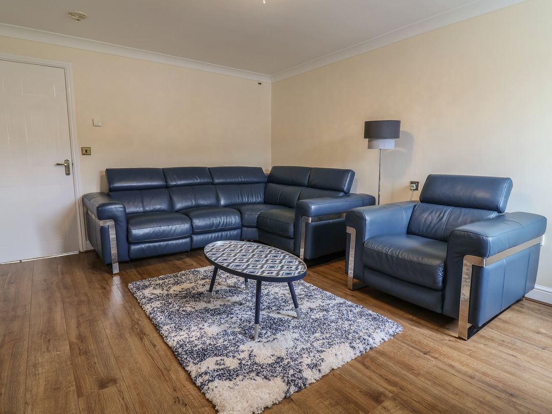 31 Llys Ogwen