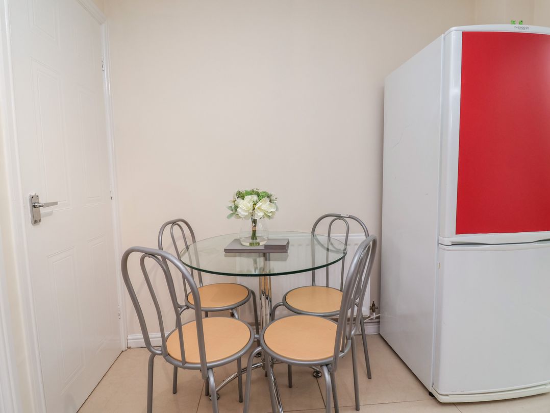 31 Llys Ogwen