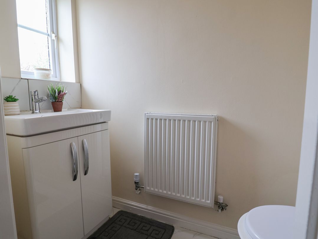 31 Llys Ogwen