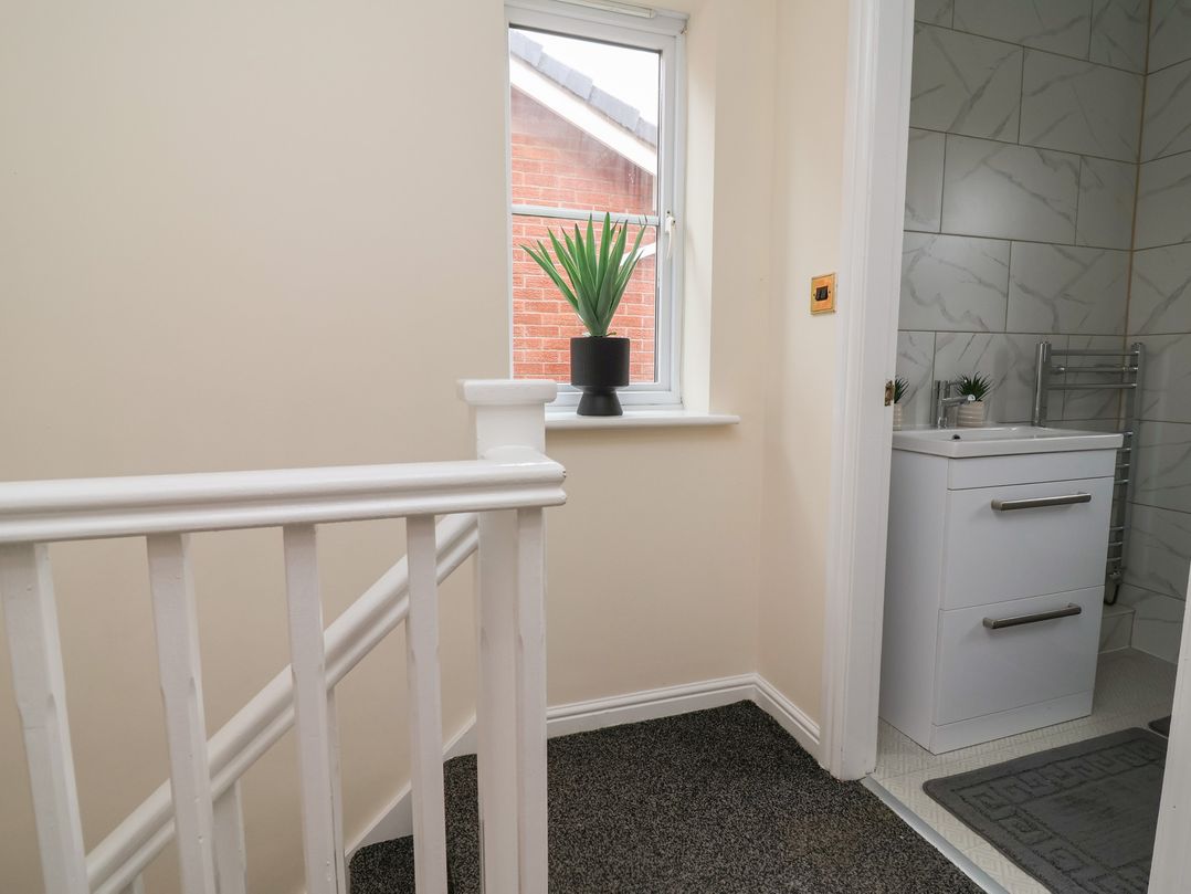 31 Llys Ogwen