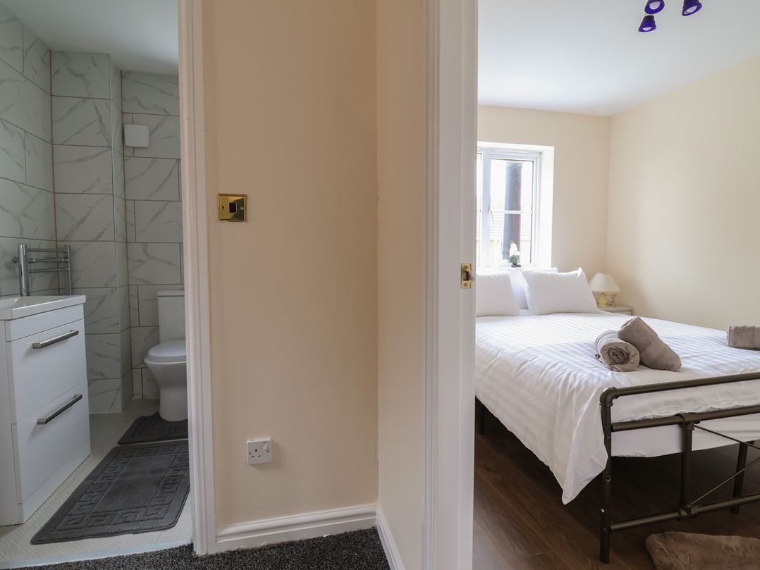 31 Llys Ogwen