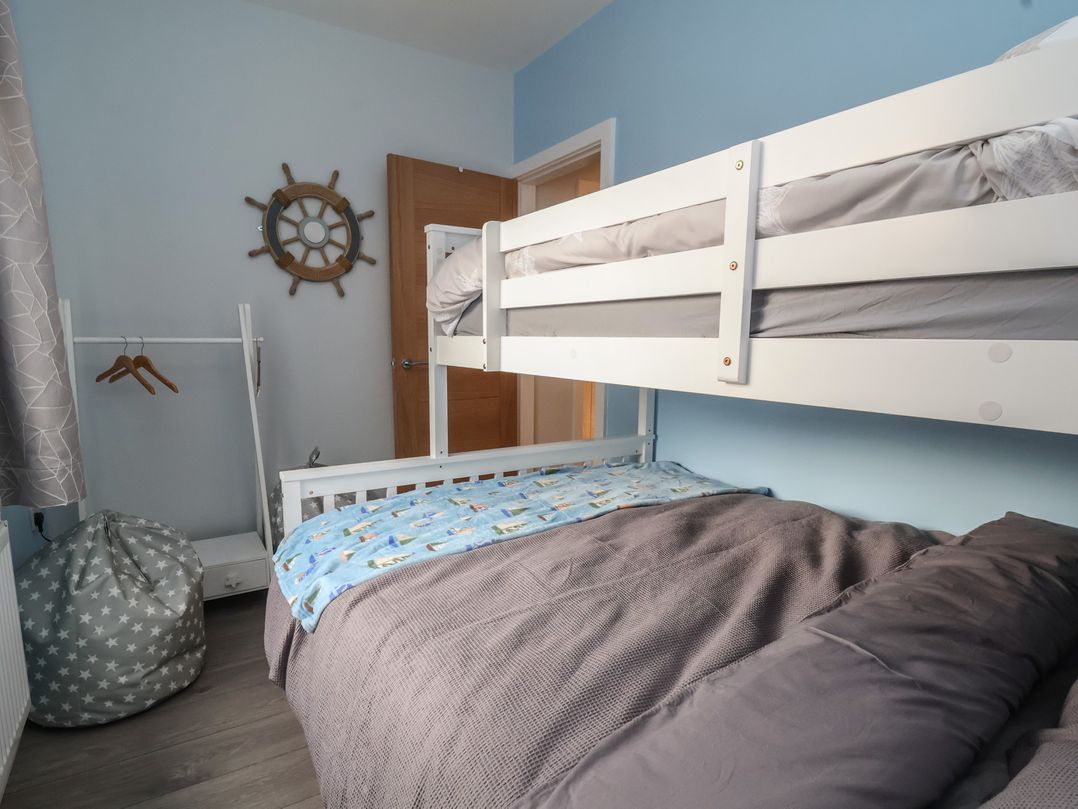 Mike’s Place On The Cove